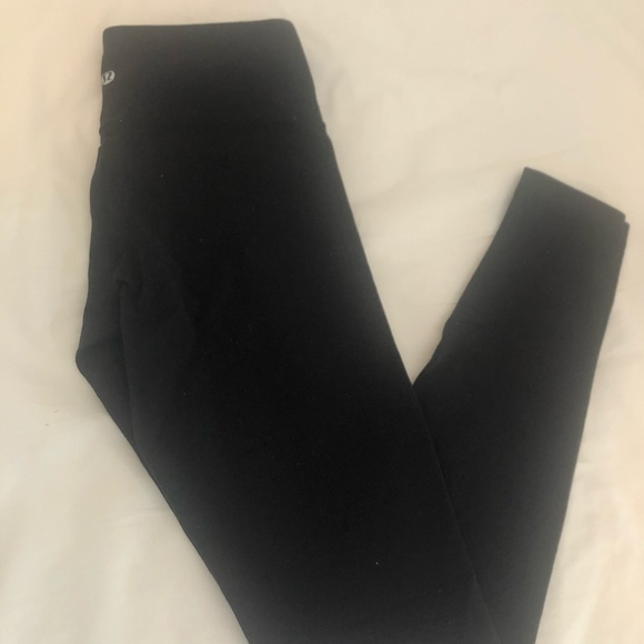LULULEMON Wunder Under mid rise 28” EUC - Picture 2 of 5